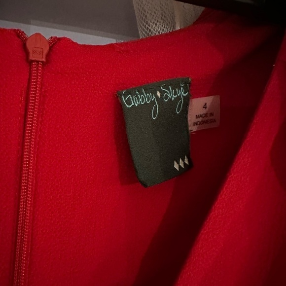 Stunning red dress - Picture 2 of 7